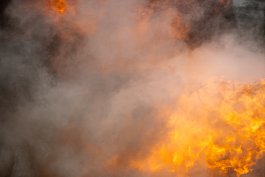 Le Chaudron : un violent incendie ravage un hangar, plusieurs veaux retrouvés morts brûlés.