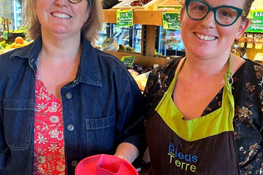 Fourmies : le magasin Les Pieds sur Terre se mobilise pour Octobre Rose.